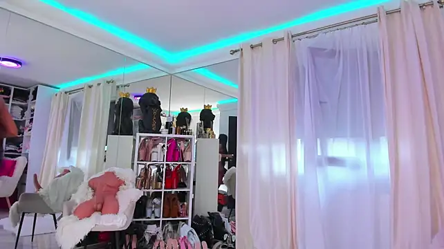 AstridVexxx - make my kitty purrr🐈