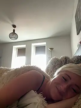 Bigboobiegirl90 - Hose aus