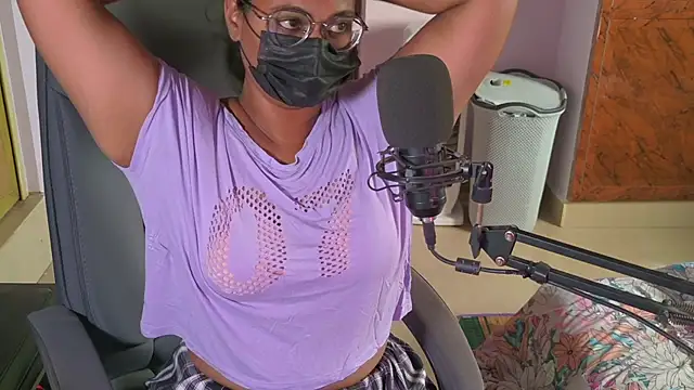 Thea_rachel - public nude show
