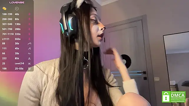 ReikoBartone - Lick lips close to cam!