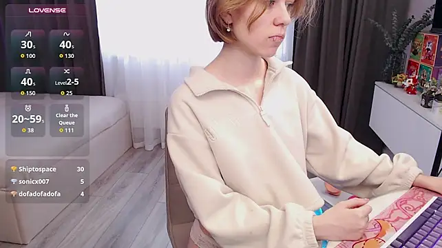 MyBabyLana - 1 finger in pussy close up