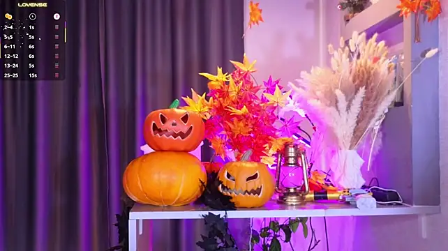 Hisoka_akerley - Massage my boobs close to cam 🎃😎💪