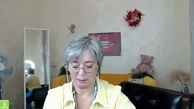 Hottie_lades - doggy