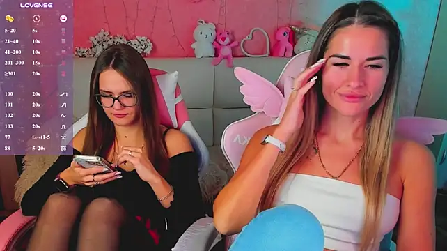 Hotty_girls_here - HOT KISS