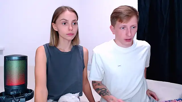 Juliaanddima - show ass doggy