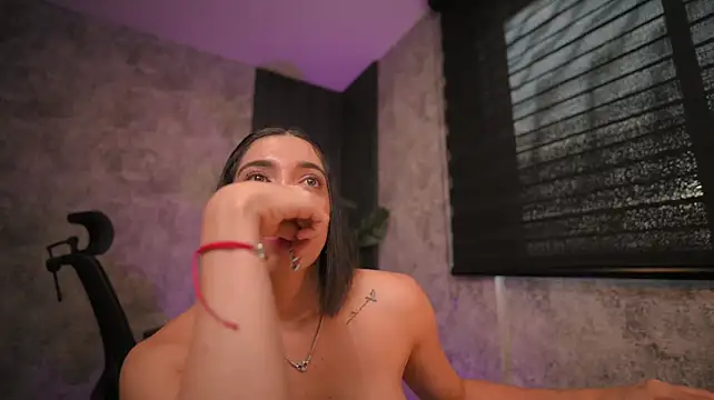 AmyWalker_ - ❤️Blowjob and Spit tits❤️