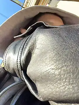 CreamPuff- - Spread pussy close up in tram