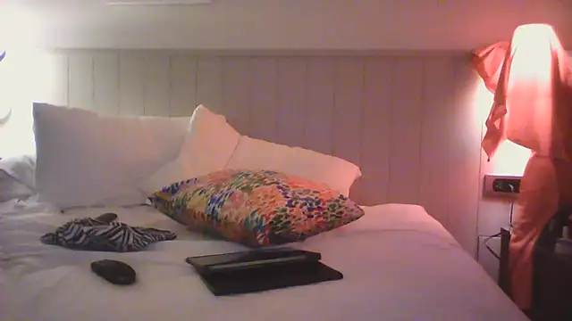 Mic_Oxinner - Get her to suck my cock1000