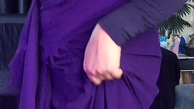 Goddess_niharikaa - POUR CHOCLATE ON BOOBS....