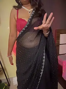 ToxicCurves - SHOW BOOBS OIL THEM