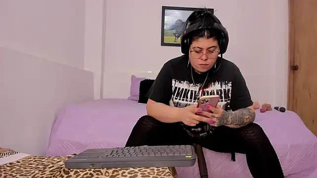 Veronika_metal - DRAIN ON MY FEET