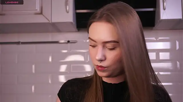 Luvvele_a - Suck finger