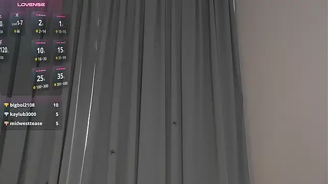 Naomi__nova - squeeze my hot boobsie