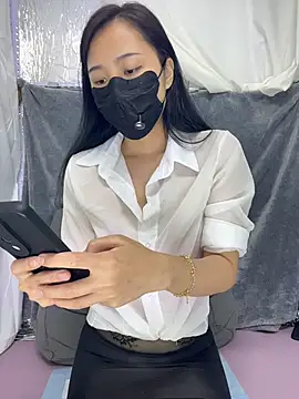 Nini_11 - 乳夹2分钟Breast clamps for 2 minutes