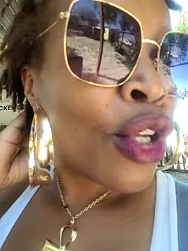 AfricanSquirtingQueen - Let's fill the weekend with squirt