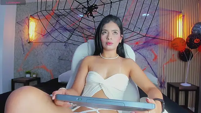 Linda_cooper_ - let me to see u boobs