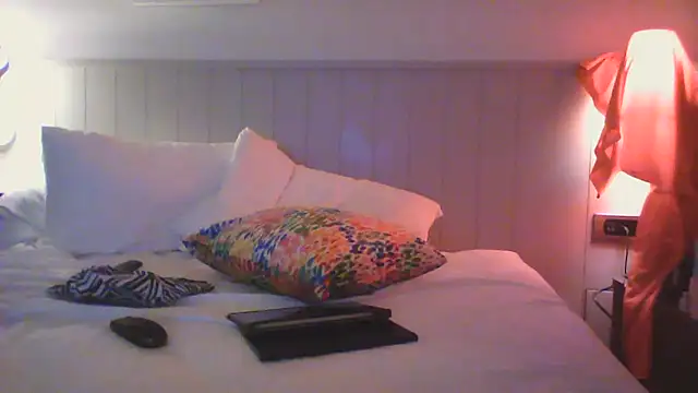 Mic_Oxinner - Get her to suck my cock1000