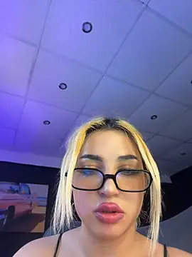 AstridJade - Make me scream of pleasure!
