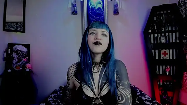 DimmuandDarkness - invokes his sexual power 😏✝︎😈