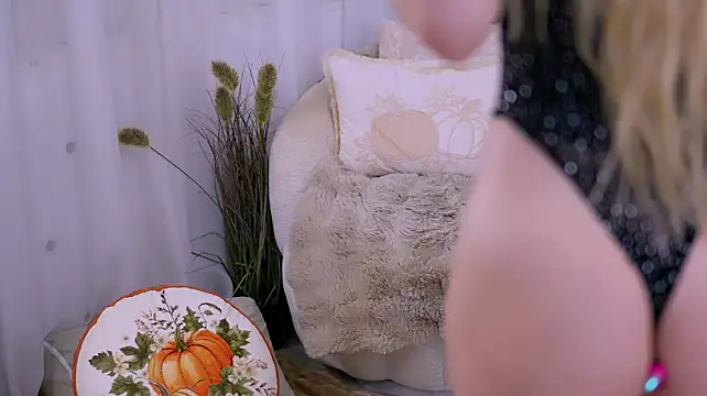 KatieCutieXooo - Pussy Fingering