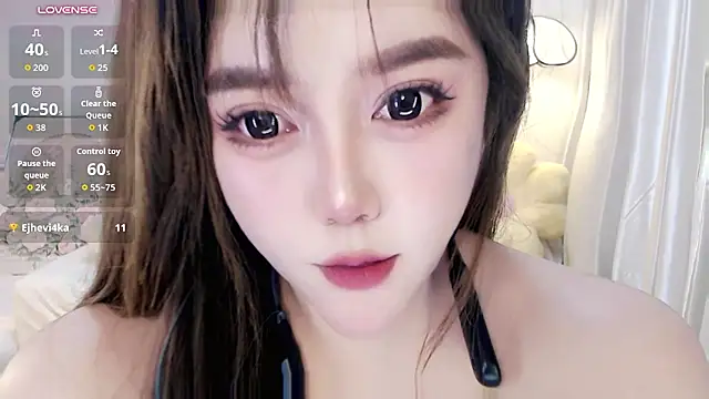 Qinqin8866 - 浴巾围胸5分钟