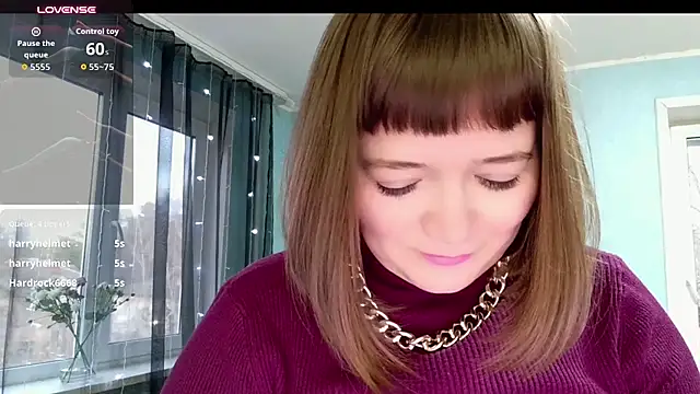 LizaMilfa - show bra