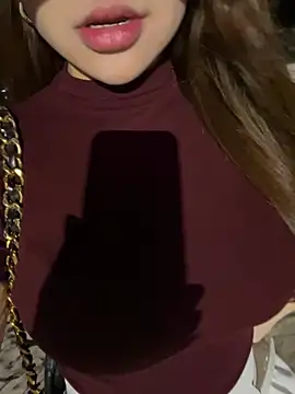 Queen-of-Love - tits out