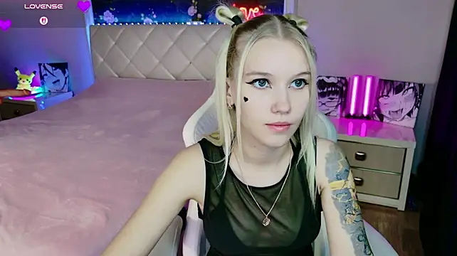 NaomiHita - anal glass dildo