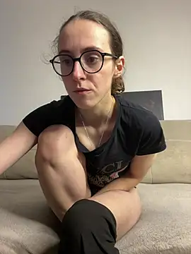 MartiniiSelenna - Masturbating on sofa