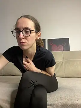 MartiniiSelenna - Masturbating on sofa