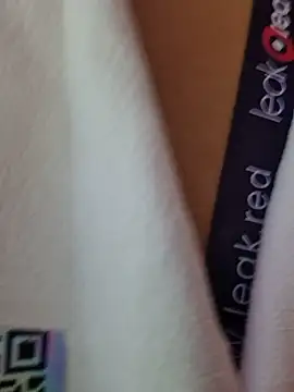 LydiaMaus96 - Tip for show/shake tits/ass for stranger