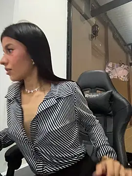 Alejandra_ospina - UP SKIRT AND FUCK PUSSY IN THE OFFICE