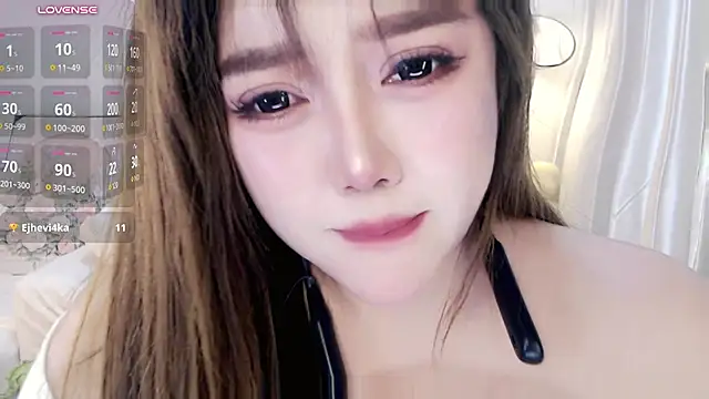 Qinqin8866 - 浴巾围胸5分钟