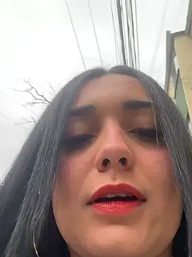 Danii_vg1 - SQUIRT IN A PUBLIC RESTROOM