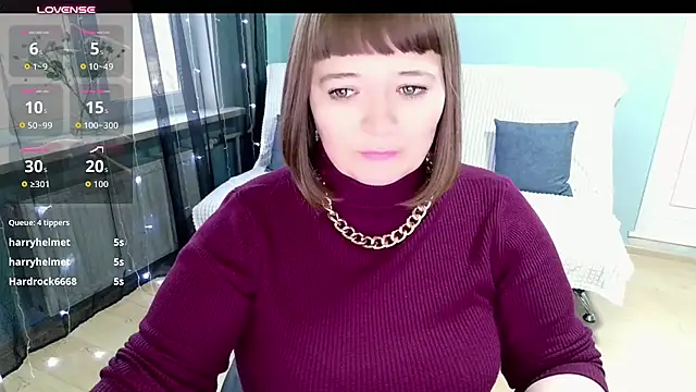 LizaMilfa - show bra