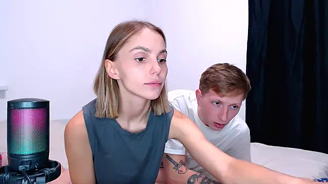 Juliaanddima - show ass doggy