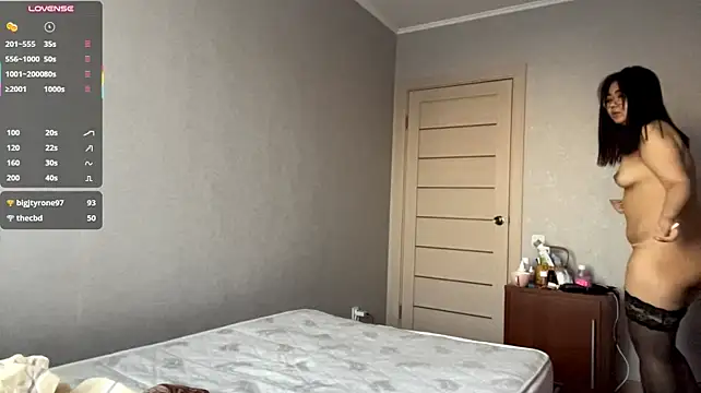 HikkoSinu - Massage my butt close to the cam