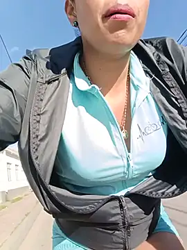 _andrea30 - Boob show while riding a bike