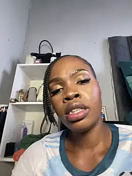 LuciousLips96