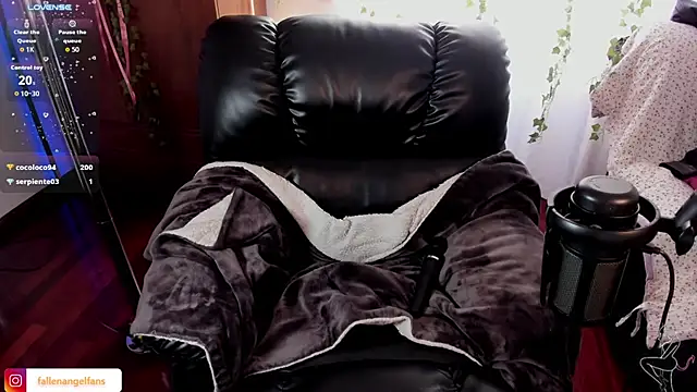 Fallengangel - SUCK DILDO