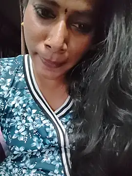Tamil_Sigappu_Roja