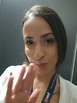 LydiaMaus96 - Tip for show/shake tits/ass for stranger