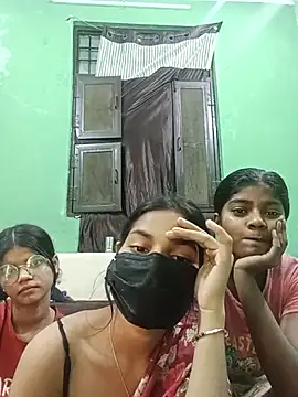 Queen_queen - Boobs show