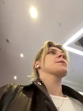 ValenciaShock - SPREAD ASSS IN DOGGY
