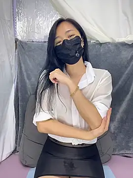 Nini_11 - 乳夹2分钟Breast clamps for 2 minutes