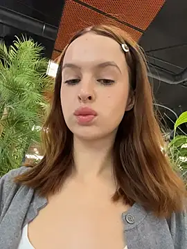 Outdorable - Lift up top&squeeze nipples near buyers