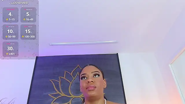 LoanaVega - 🔥 Take my bra off + nipple play 🔥
