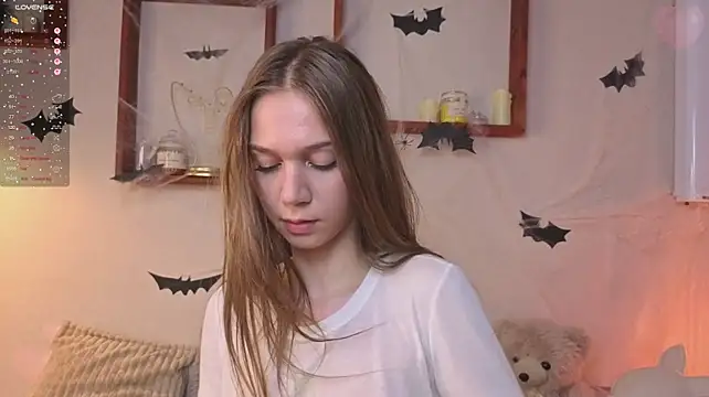 SerenaCrystall - oil drips on pussy