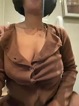 ___Nessa - Clamps on nipples,squirt public