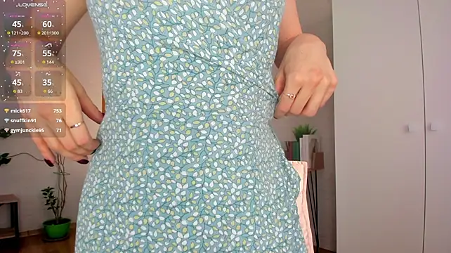 DarleenWarrior - Rub oil on boobs